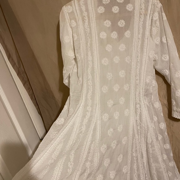 Vintage White Embroidered Angarkha Long Curty, Modal Lucknow Chikankari Kurta. - Picture 5 of 5
